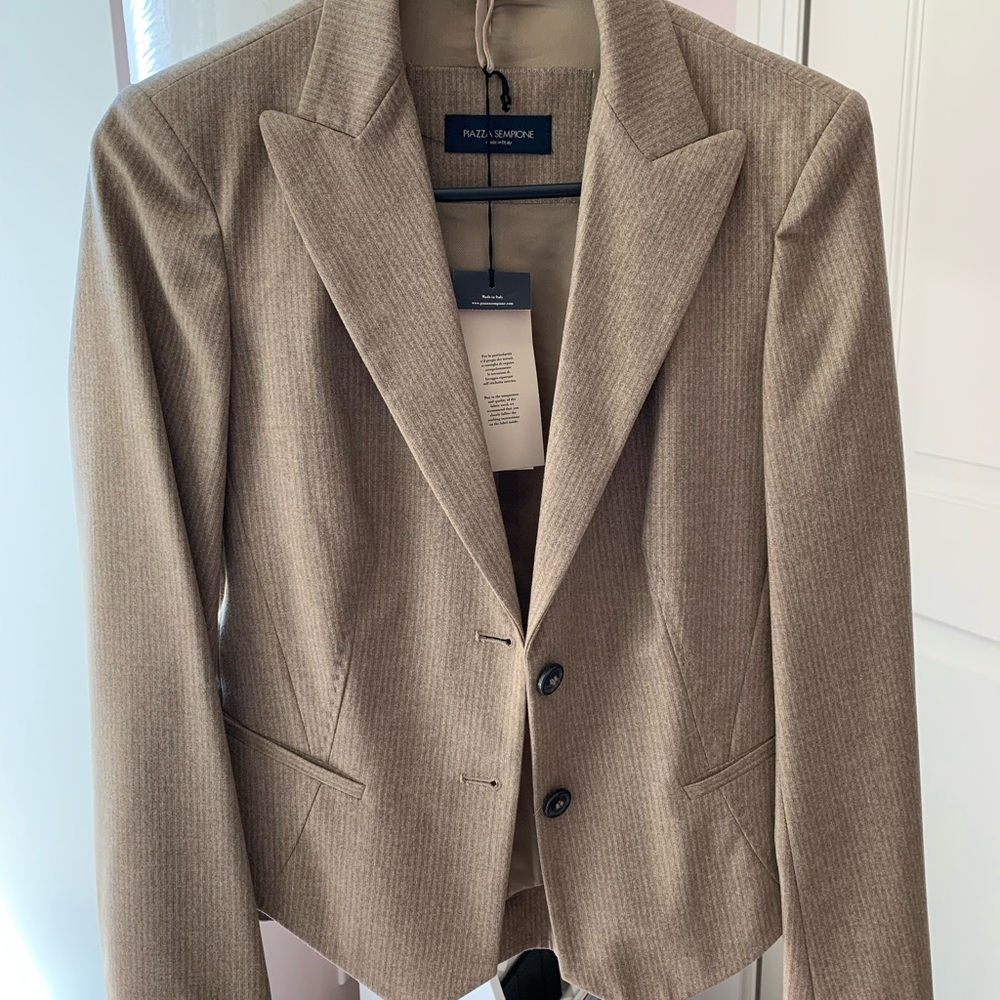 piazza sempione women’s suit with matching skirt